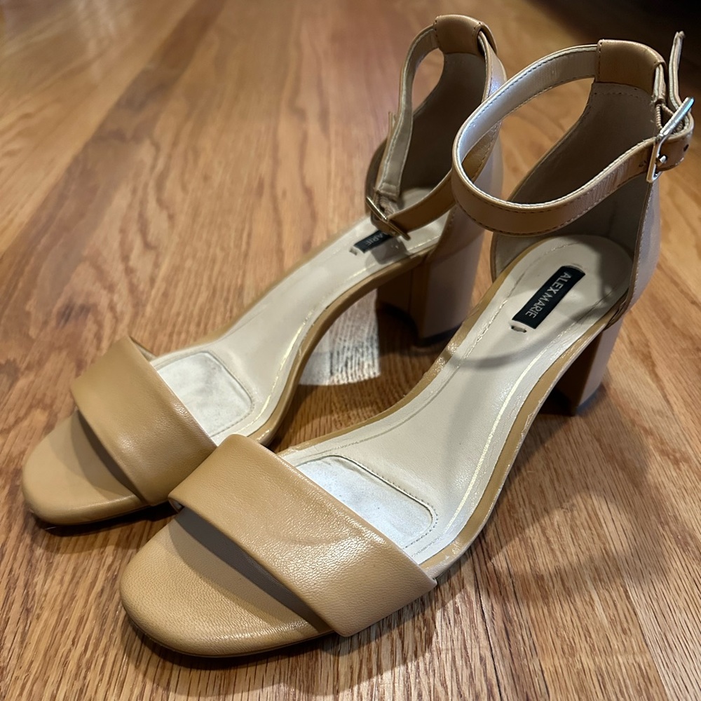 Alex Marie size 7.5 nude block heels